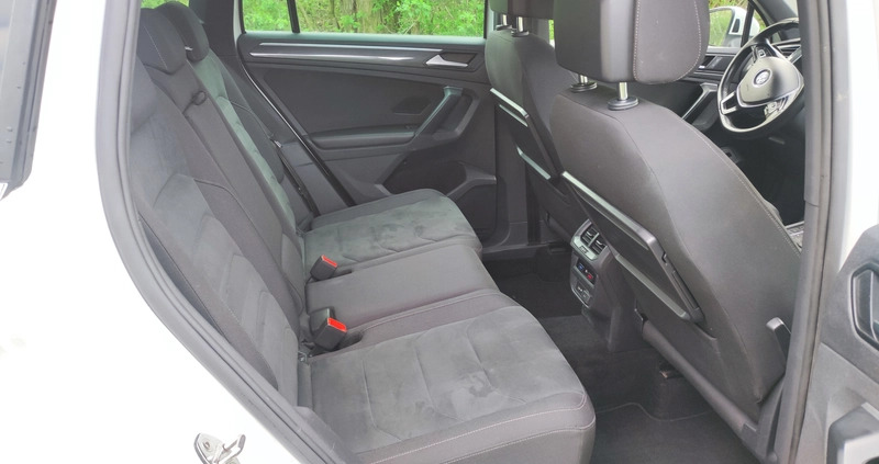Volkswagen Tiguan cena 108900 przebieg: 180000, rok produkcji 2019 z Kraków małe 379